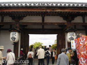 東寺弘法市